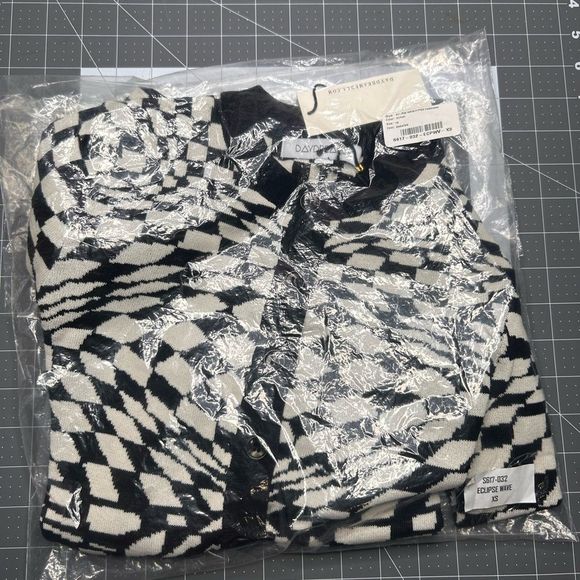 NWT DAYDREAMER Eclipse Wave Women’s Cardigan  Black White size XS - Picture 12 of 13